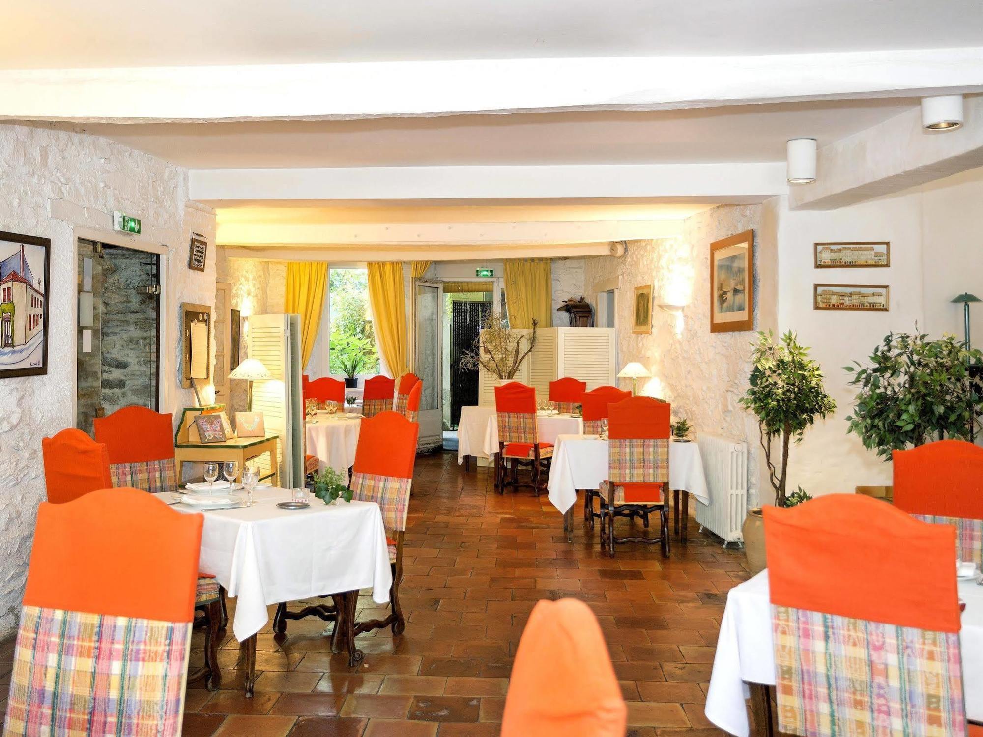 Logis Hotels - Hotel Restaurant Du Midi ريفيل المظهر الخارجي الصورة