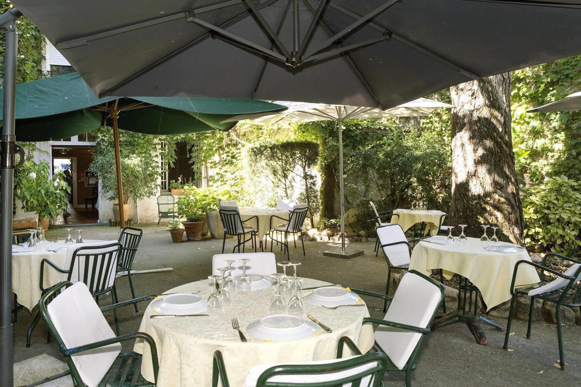 Logis Hotels - Hotel Restaurant Du Midi ريفيل المظهر الخارجي الصورة